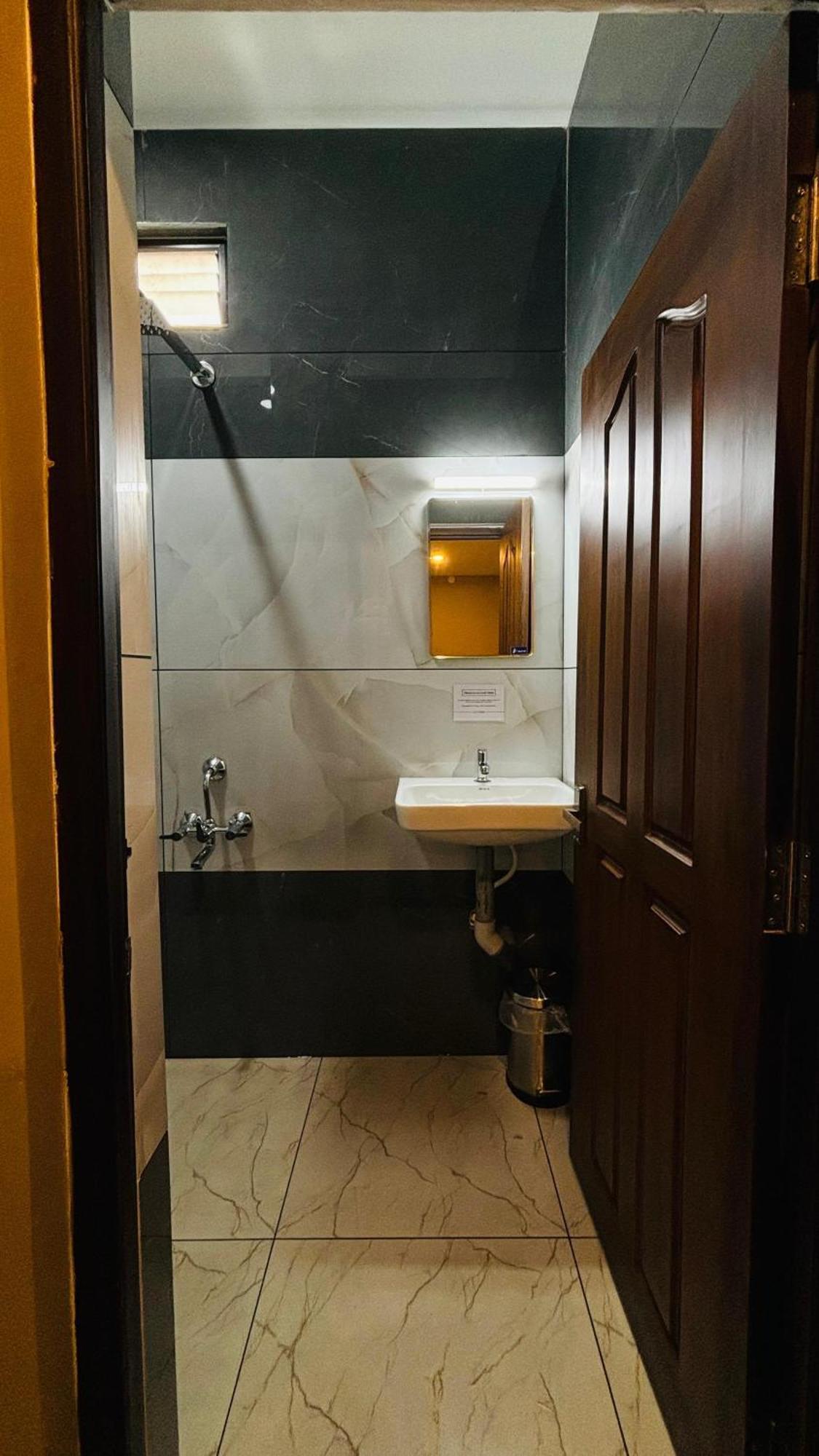Igloo Stays Kakkanad Коччи Экстерьер фото